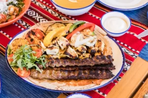 مطعم فيلدج بيسترو يدعوك للاستمتاع بوجبة إفطار شهية مع العائلة والأصدقاء