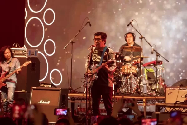 Filipino band Imago thrills fans in Festival Garden as part of Expo 2020 Dubai’s Closing Ceremony