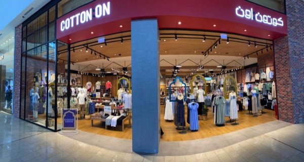 شرف للتجزئة” – الإمارات، تفتتح متجر كوتون أون Cotton On الحادي عشر بدبي