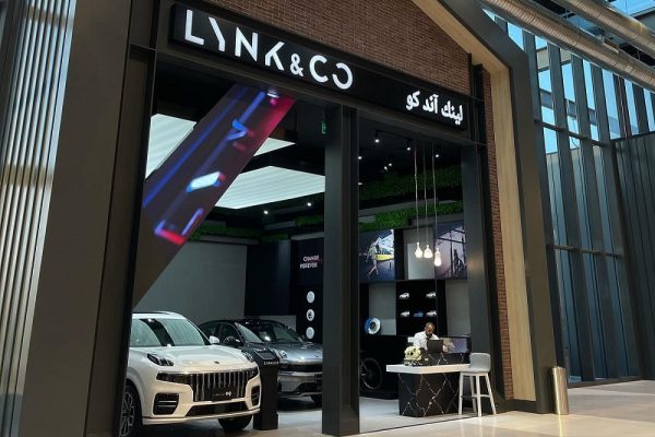 شركة Lynk & Co تنقل تسوق السيارات إلى آفاق جديدة من خلال إقامة “Lynk & Co Space” لأول مرة في الكويت، في The Warehouse Mall